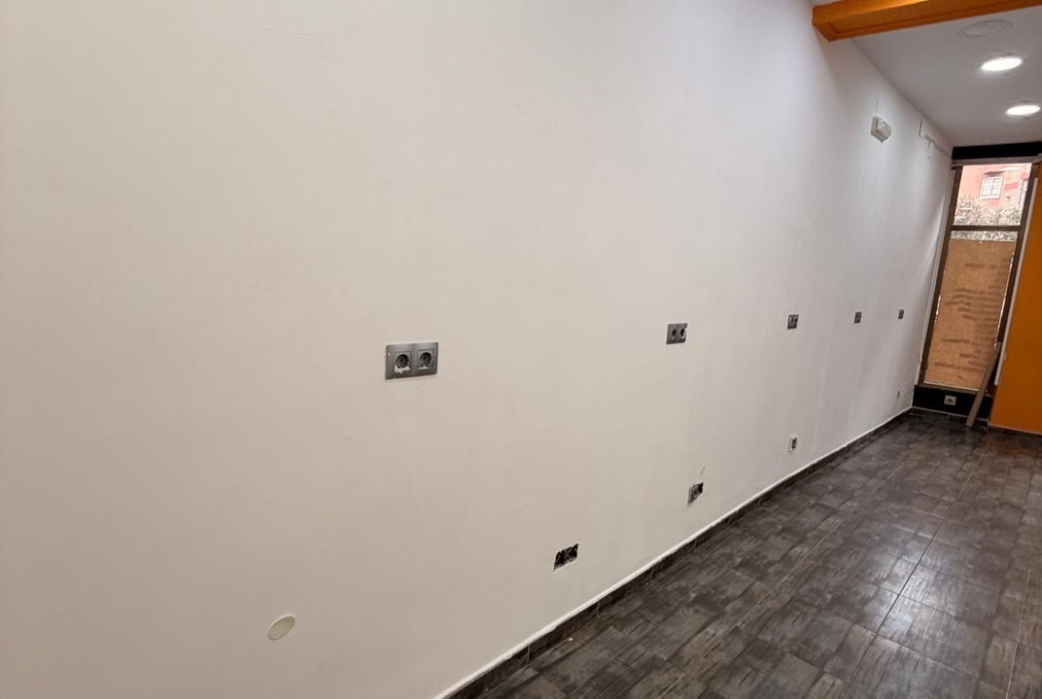 Local comercial en Valladolid zona La Victoria