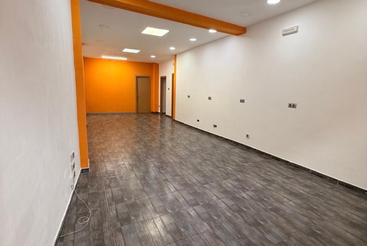 Local comercial en Valladolid zona La Victoria