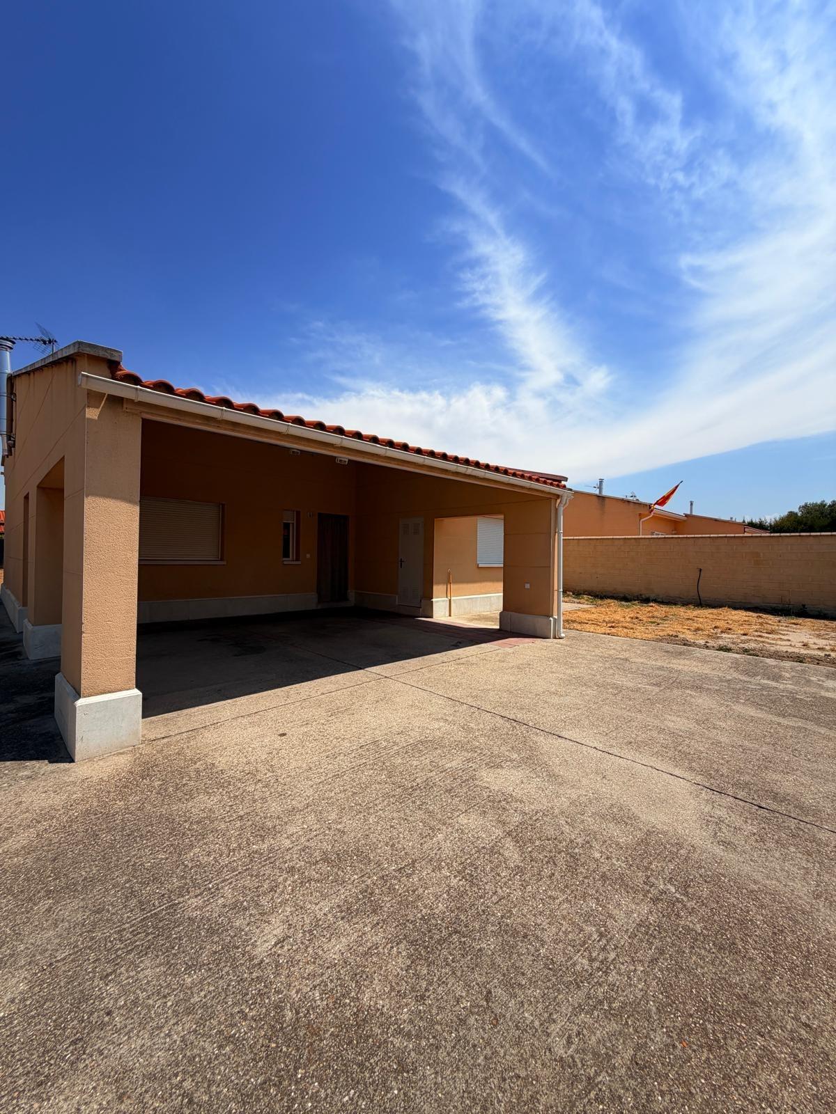 Chalet en Aldeamayor de San Martin zona Urbanizacion el soto – Ref. FC500102 Chalet en Aldeamayor de San Martin zona Urbanizacion el soto