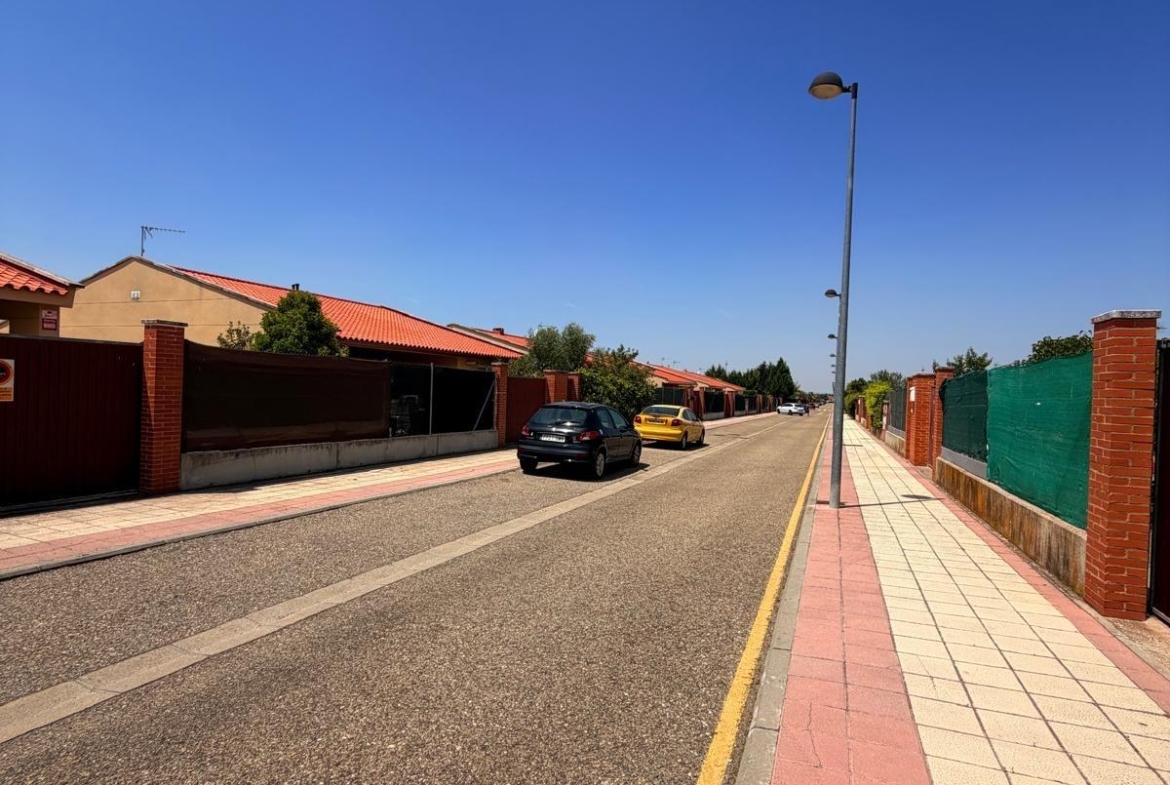 Chalet en Aldeamayor de San Martin zona Urbanizacion el soto