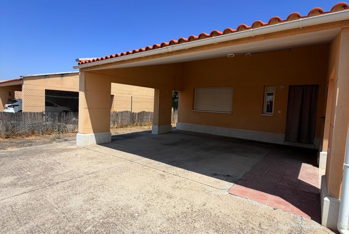 Chalet en Aldeamayor de San Martin zona Urbanizacion el soto