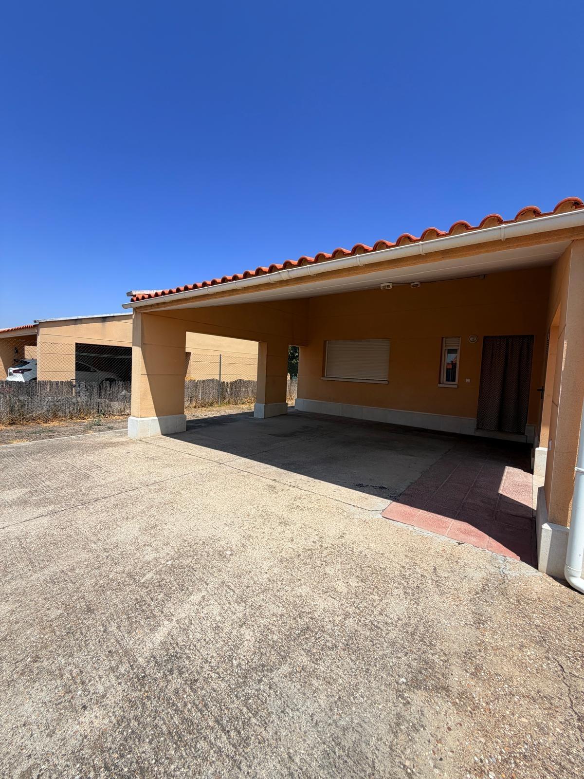 Chalet en Aldeamayor de San Martin zona Urbanizacion el soto – Ref. FC500102 Chalet en Aldeamayor de San Martin zona Urbanizacion el soto